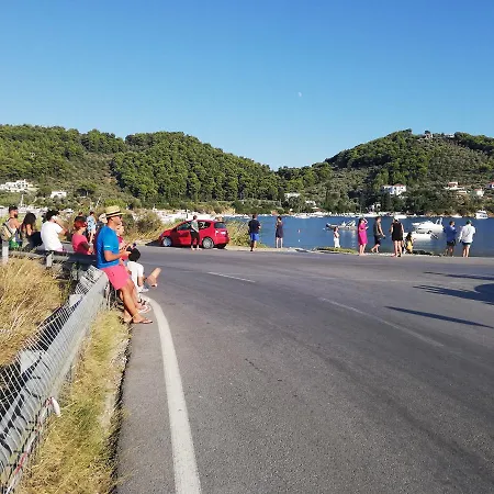 Del Sol 斯基亚索斯镇