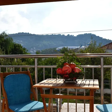 Del Sol 斯基亚索斯镇